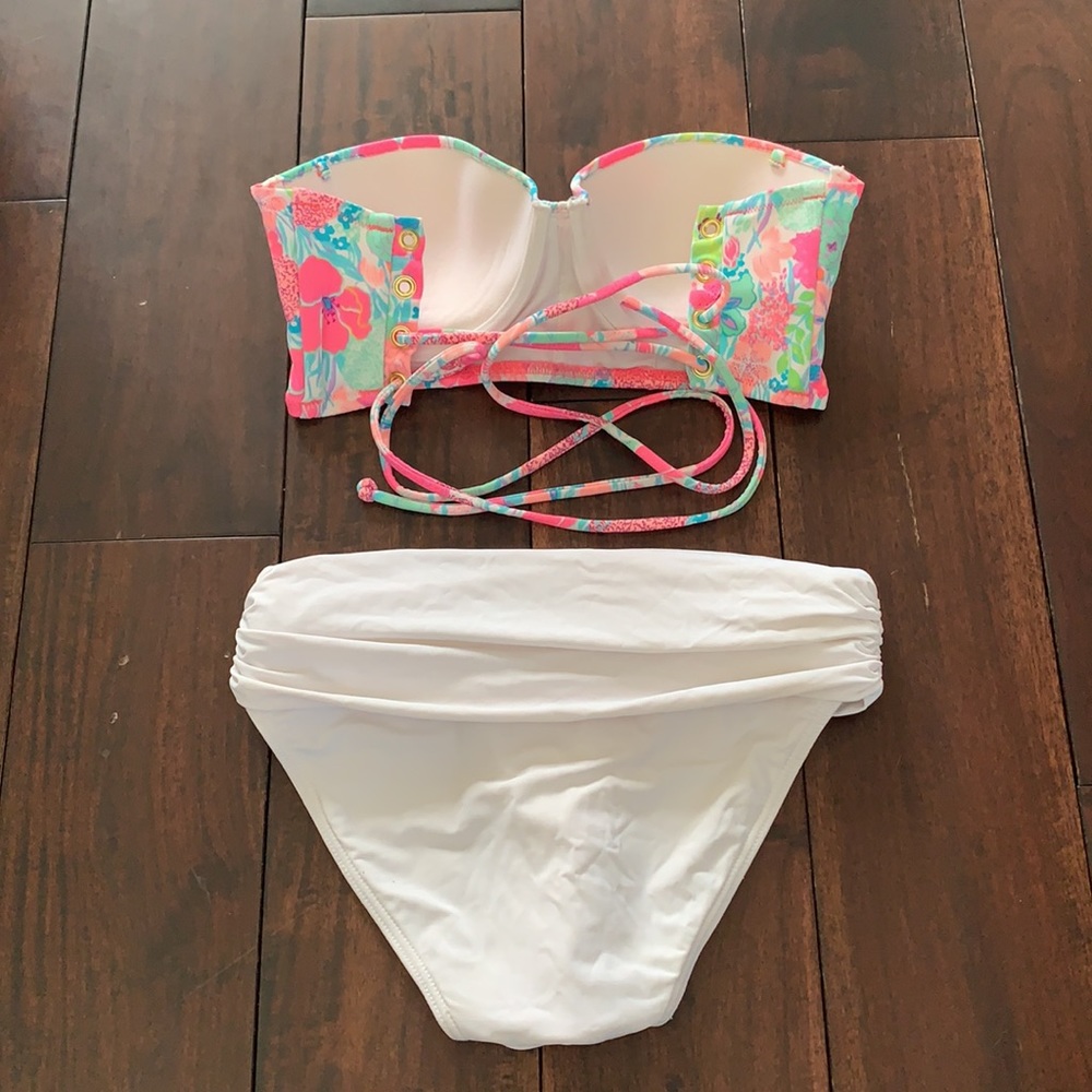 Bikini - Picture 2 of 2